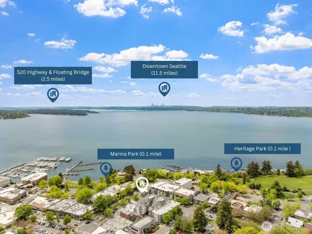Southwest View: This location puts the lake lifestyle front and center. Watch the boats glide by, catch the sunset over the water, or spend the afternoon picnicking in the park. Quick access to the 520 Bridge also means the city is always within easy reach—perfect for balancing nature and convenience.