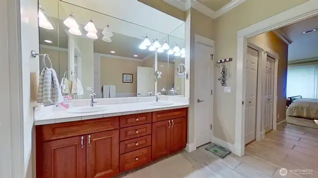 Main-level full bath
