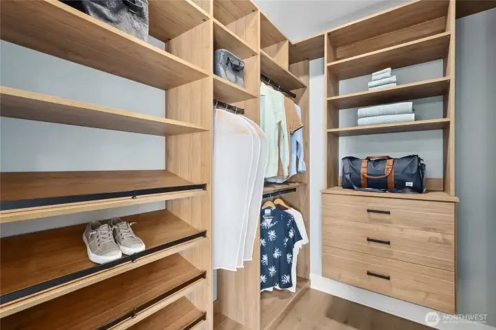 Pictures of model home.  Colors, material, and style may vary.