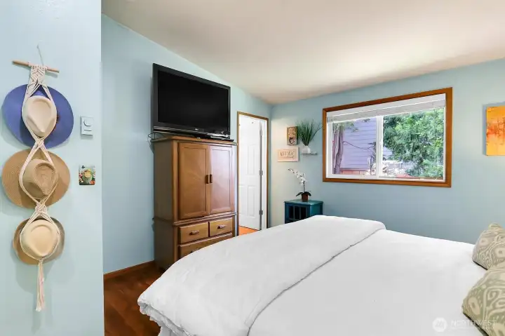 Primary with en suite