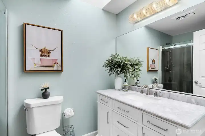 Second bath with walk in shower