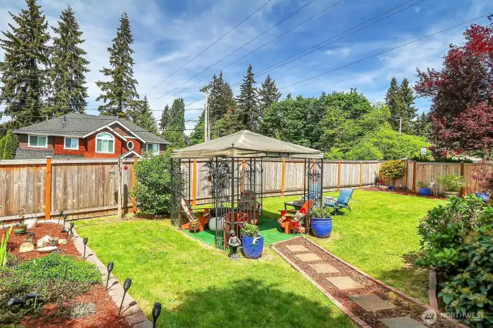 Gazebo stays with buyer