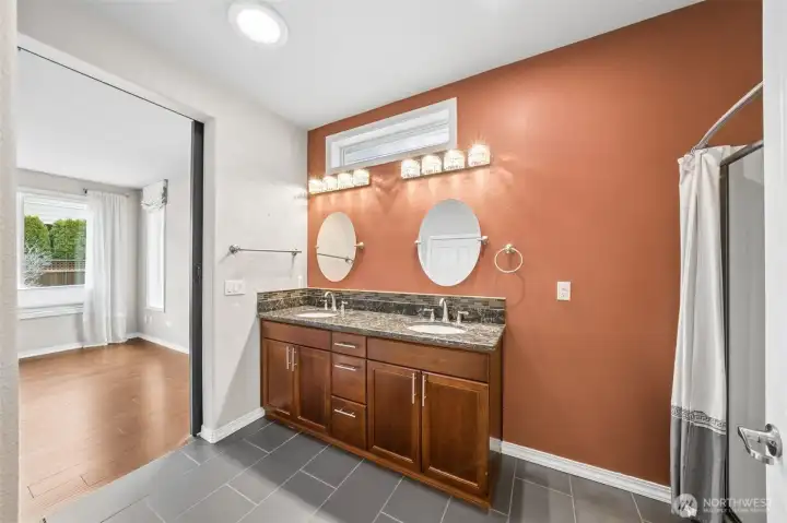 Another view of the primary bath