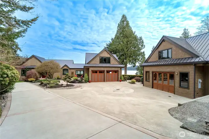 Luxury home and dream shop built to the highest quality