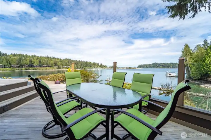 Plenty of room to enjoy the fantastic bay views