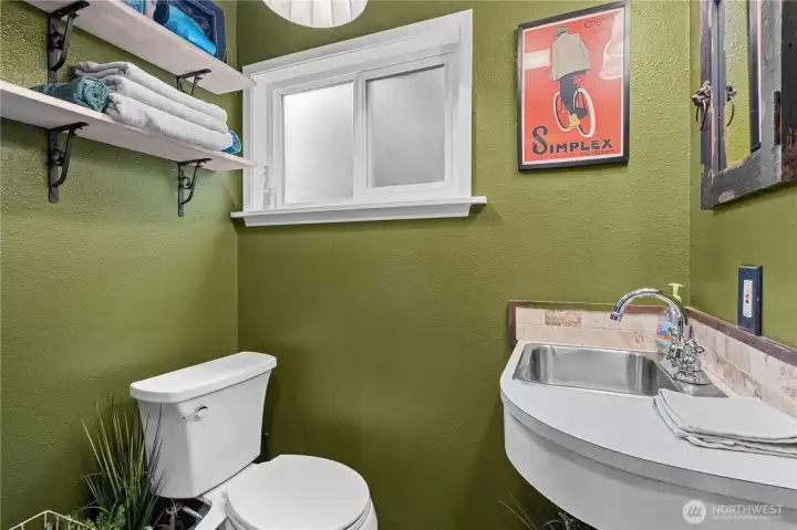 3/4 bath connected to 3rd bedroom/airbnb