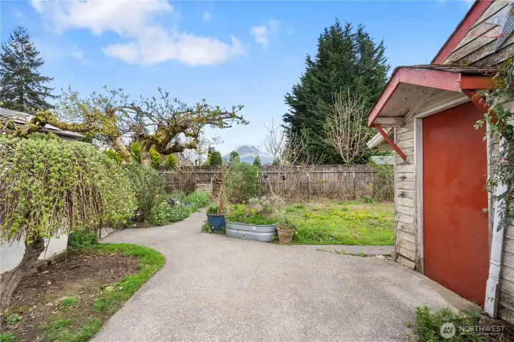 Mountain View!    Plus a couple of storage sheds on left hand side of property.