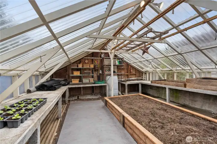 30' long greenhouse with ventilation & sprinkler system