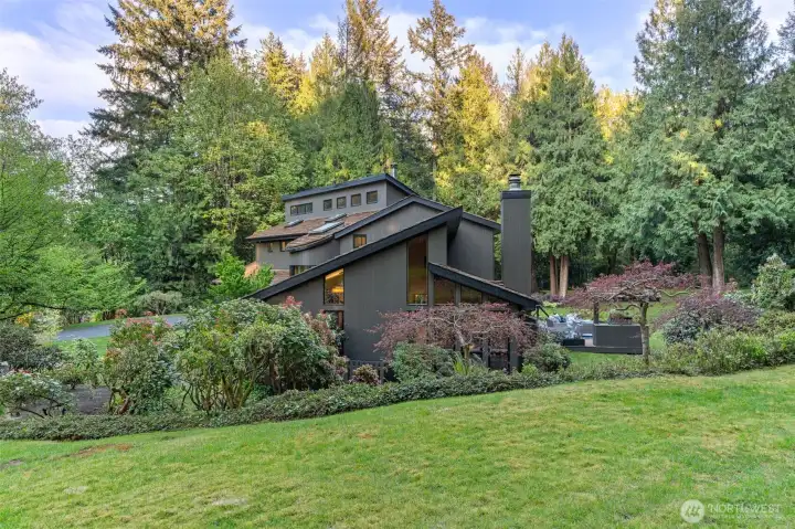 Mature landscaping around ever corner