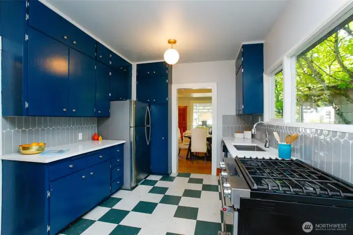 Gas stove