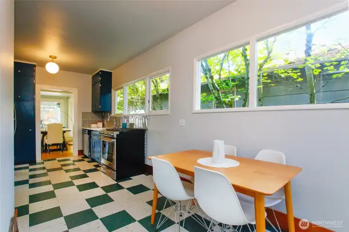 Eat-in Kitchen