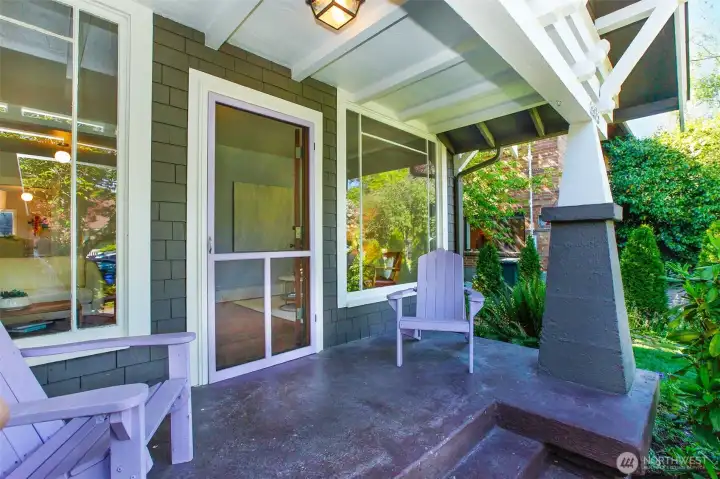 Craftsman front porch!