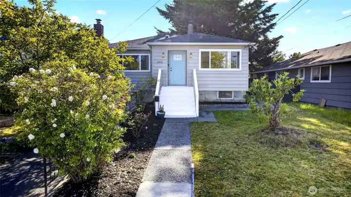 Beautifully maintained home just waiting for you