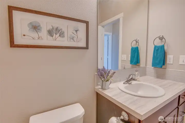 2nd Bathroom  -New Showerhead and soft close toilet seat