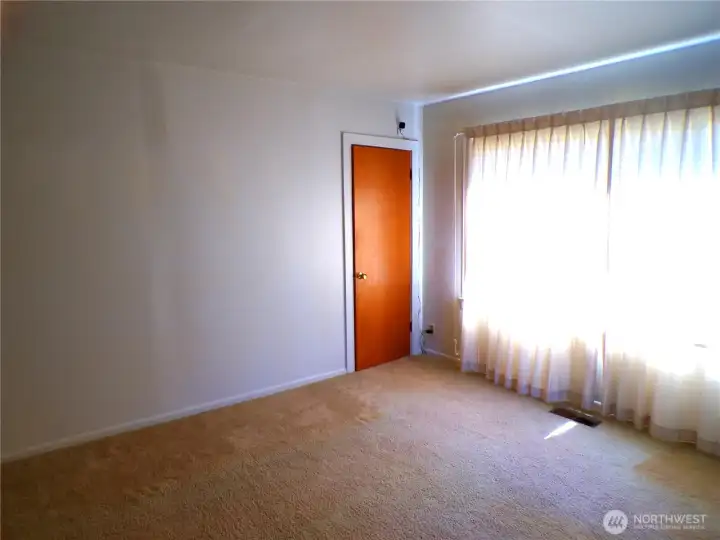Living room & Closet Living room & Closet