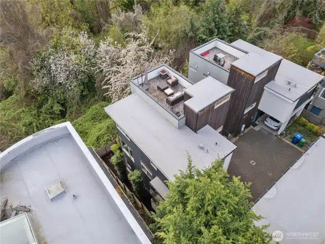 Amazing 360-degree view deck.