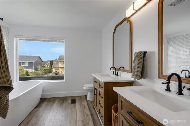 5 Piece Ensuite to enjoy some relaxation and unplug
