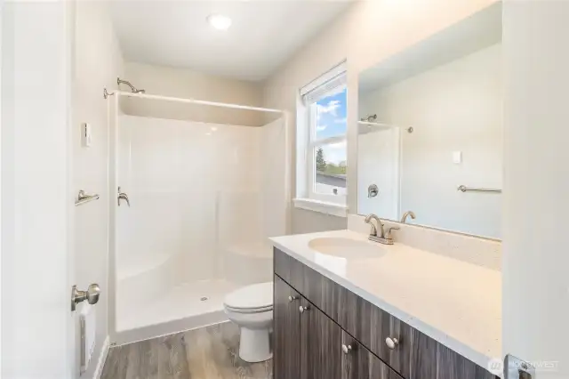 Primary Ensuite (Bathroom 2)