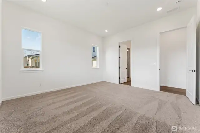 Primary Bed to Bath