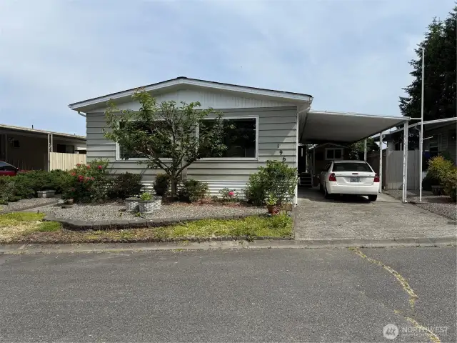 Well maintained 2 bedroom 2 full baths home