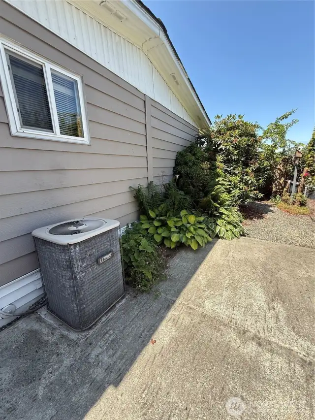 Heat pump/back yard