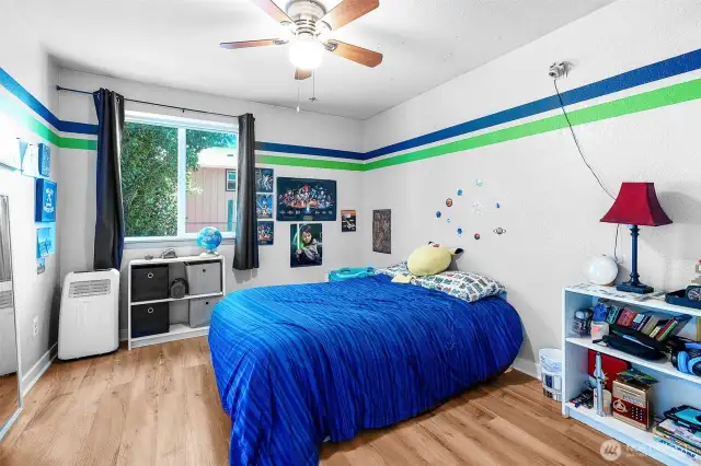 Nice sized secondary bedroom.