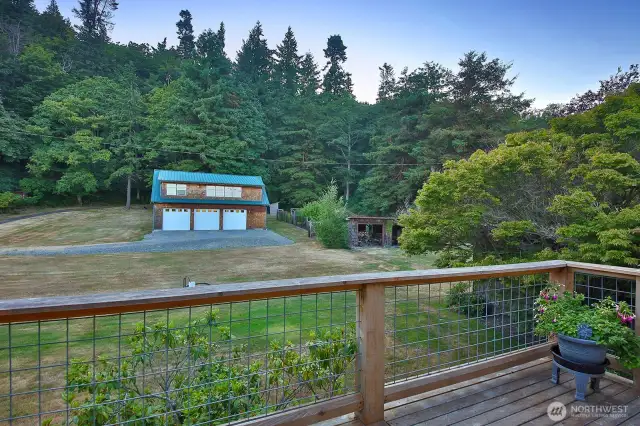 Looking back to the detached garage and upstairs... guest quarters, art studio, vacation rental?