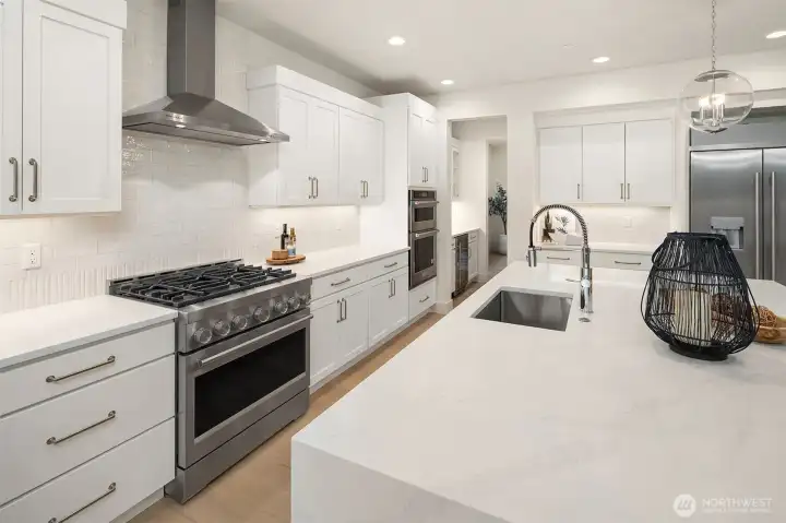 Premium Kitchen-Aid appliances.