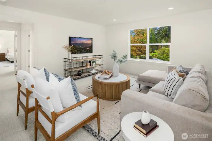 Sizeable bonus room with closet.