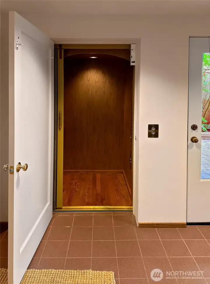 Want to avoid stairs ? No problem with this in home elevator that services all 4 levels which includes the roof top deck.