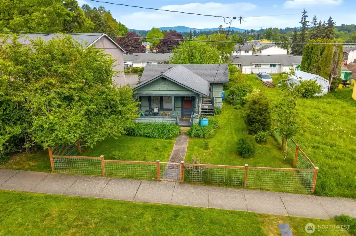 Large lot in walking distance to Trader Joe's