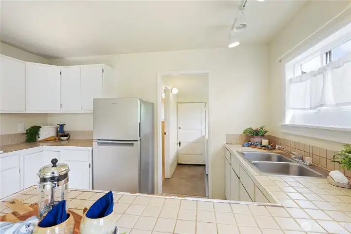 Plenty of storage and counterspace!