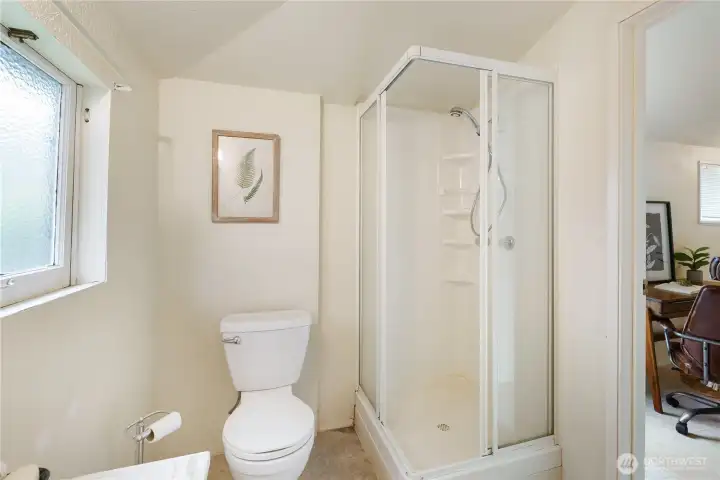 3/4 Bathroom with access from both Primary bedroom and bonus room