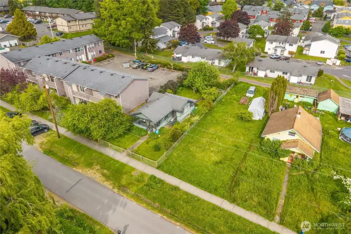 Near groceries, restaurants, breweries, bus lines, and more!