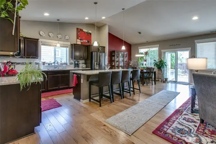 Lovely kitchen with large island Lovely kitchen with large island