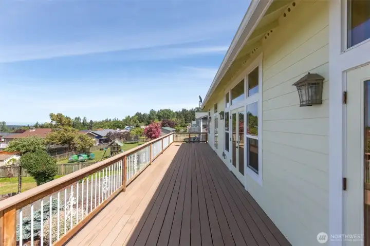 large deck on north-side