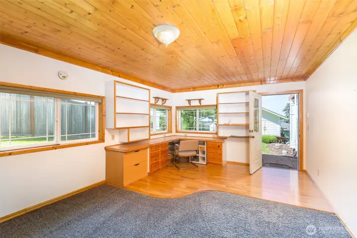 office/hobby room with own entrance