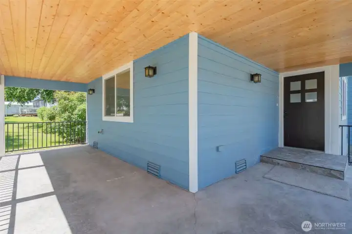 Covered Front Porch. Covered Front Porch.