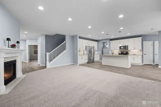 This home has a great flow from the Entry way through the Living Area and Kitchen.