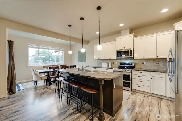 Kitchen with large island
