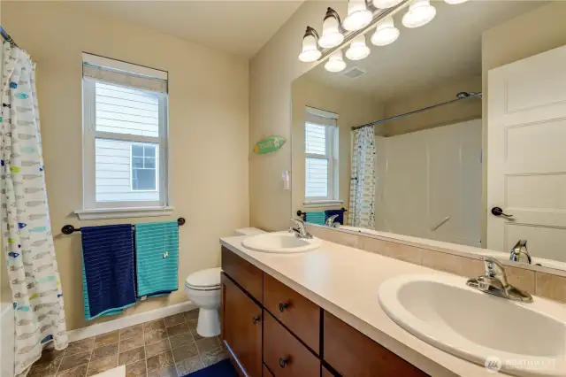 Fully bathroom upstairs