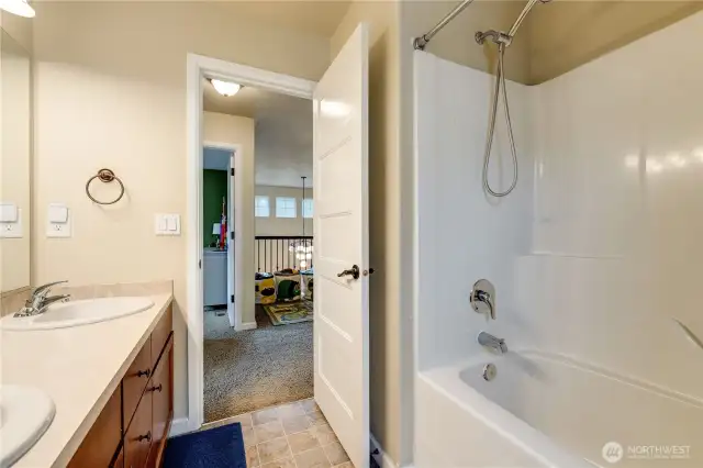 Fully bathroom upstairs