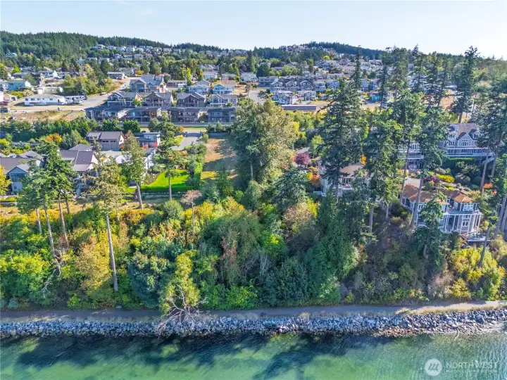The Guemes Channel Trail runs along the front of the neighborhood and the Leeward community enjoys private access to the trail via community stairs.