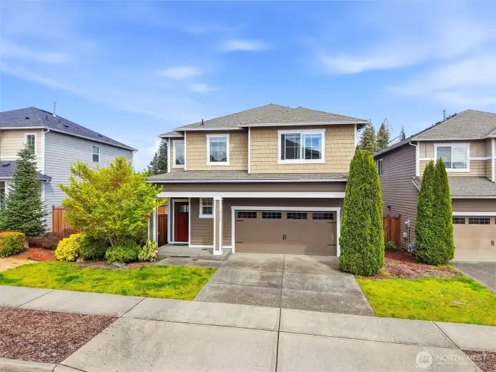 Sidewalks throughout the neighborhood to enjoy neighborhood walks