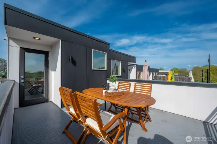 Rooftock deck with territorial views