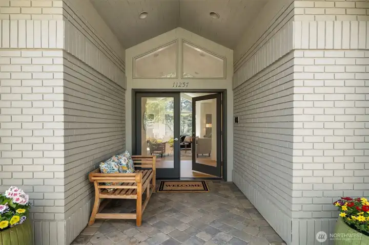 Covered vaulted entry