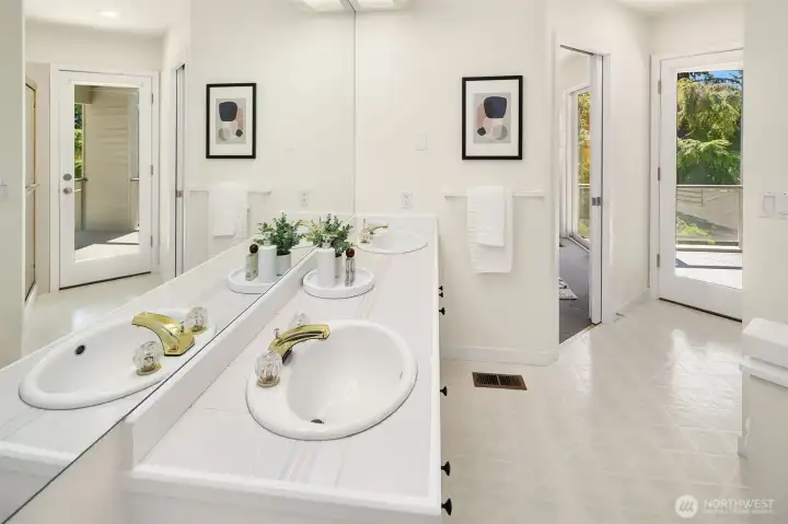 Spacious full bath with dual vanity