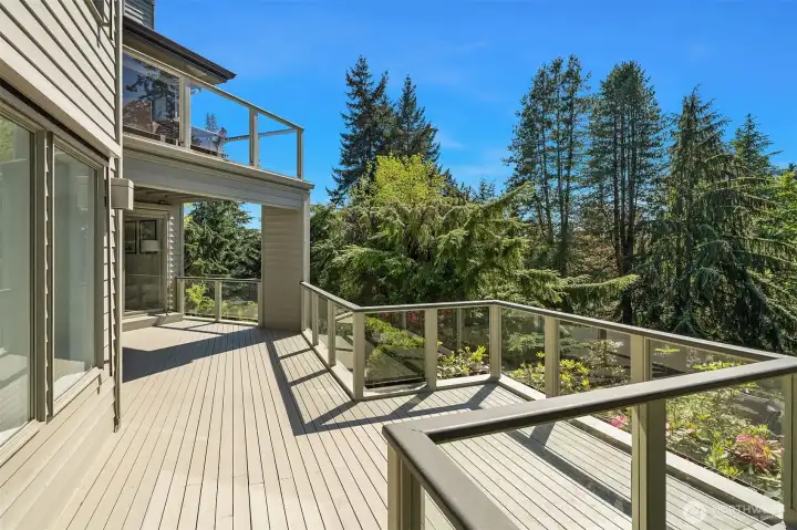 Sunny multi-tiered deck