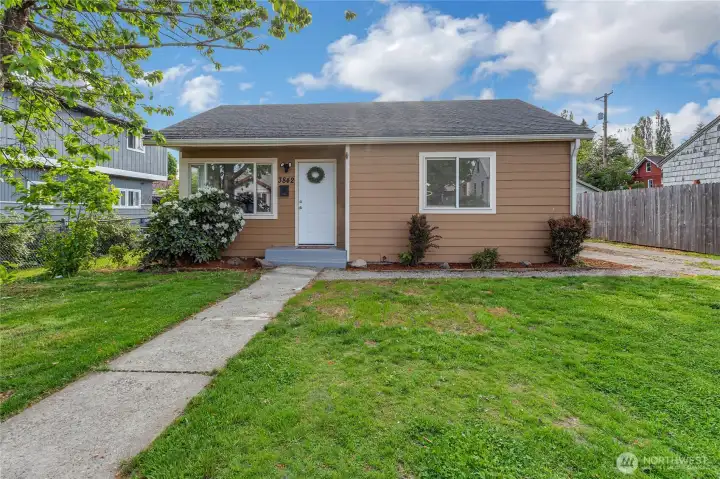 Welcome to this one story home with a full basement!