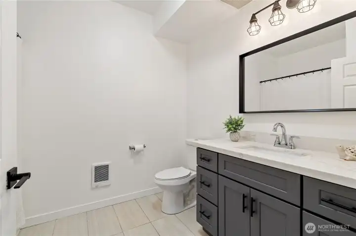 Main Bathroom Main Bathroom